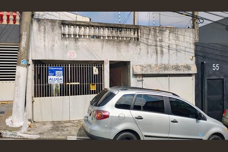 Casa para alugar com 80m², 2 quartos e 1 vaga Casa para alugar com 80m², 2 quartos e 1 vagaFachada