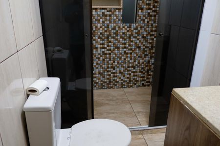 Casa para alugar com 80m², 2 quartos e 1 vaga Casa para alugar com 80m², 2 quartos e 1 vagaBanheiro da Suíte 2