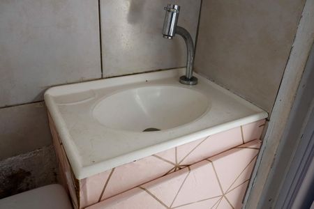 Casa para alugar com 80m², 2 quartos e 1 vaga Casa para alugar com 80m², 2 quartos e 1 vagaBanheiro