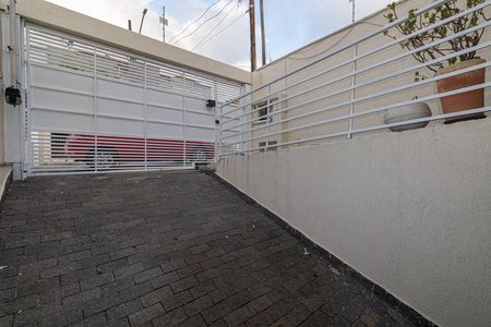Garagem de casa à venda com 3 quartos, 170m² em Vila Salete, São Paulo