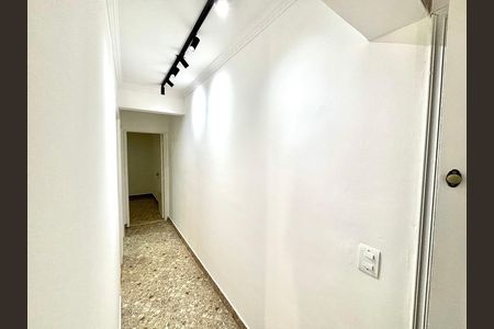 Apartamento para alugar com 205m², 2 quartos e 1 vaga Apartamento para alugar com 205m², 2 quartos e 1 vagaCorredor