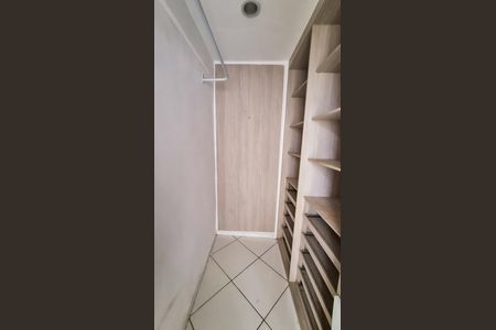 Casa à venda com 159m², 2 quartos e sem vaga Casa à venda com 159m², 2 quartos e sem vagaCloset Quarto 1
