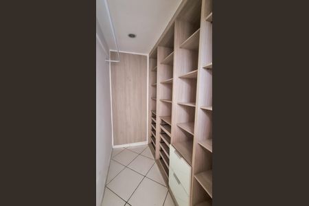 Casa à venda com 159m², 2 quartos e sem vaga Casa à venda com 159m², 2 quartos e sem vagaCloset Quarto 1