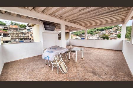 Casa à venda com 159m², 2 quartos e sem vaga Casa à venda com 159m², 2 quartos e sem vagaTerraço