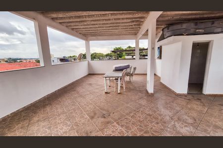Casa à venda com 159m², 2 quartos e sem vaga Casa à venda com 159m², 2 quartos e sem vagaTerraço