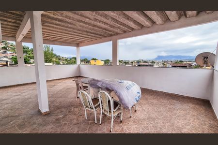 Casa à venda com 159m², 2 quartos e sem vaga Casa à venda com 159m², 2 quartos e sem vagaTerraço