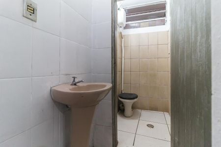 Banheiro de casa para alugar com 1 quarto, 60m² em Cezar de Souza, Mogi das Cruzes