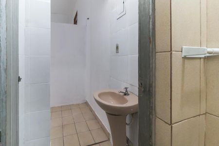 Casa para alugar com 60m², 1 quarto e 1 vaga Casa para alugar com 60m², 1 quarto e 1 vagaBanheiro