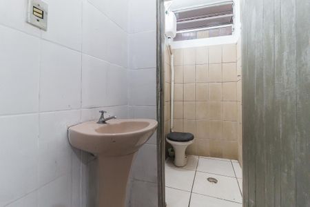 Banheiro de casa para alugar com 1 quarto, 60m² em Cezar de Souza, Mogi das Cruzes