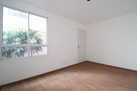 Sala de apartamento para alugar com 2 quartos, 50m² em Vila Maria, Uberlândia