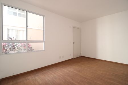 Sala de apartamento para alugar com 2 quartos, 50m² em Vila Maria, Uberlândia