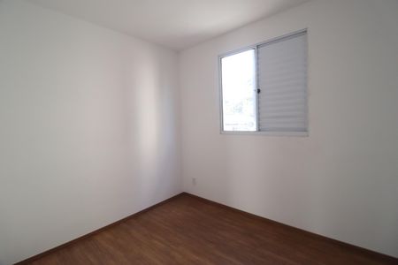 Quarto 2 de apartamento para alugar com 2 quartos, 50m² em Vila Maria, Uberlândia
