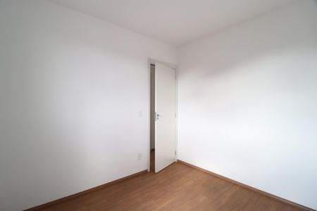 Quarto 2 de apartamento para alugar com 2 quartos, 46m² em Vila Maria, Uberlândia
