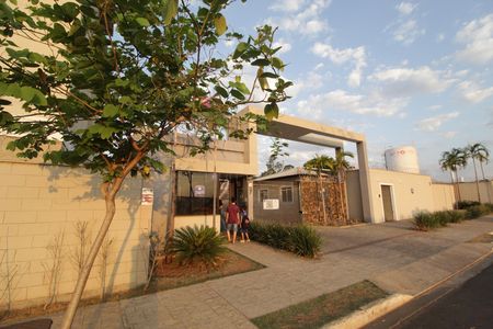 Apartamento para alugar com 47m², 2 quartos e 1 vagaFachada e portaria