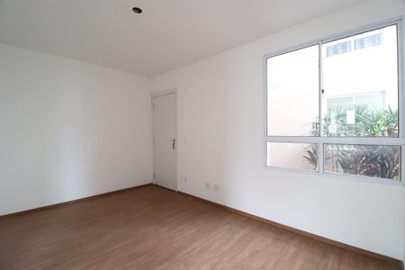 Sala de apartamento para alugar com 2 quartos, 47m² em Chácaras Tubalina E Quartel, Uberlândia