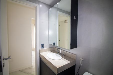 Apartamento à venda com 72m², 2 quartos e 1 vaga Apartamento à venda com 72m², 2 quartos e 1 vagaBanheiro