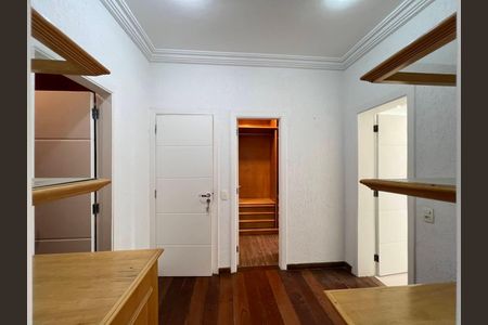 Apartamento à venda com 271m², 3 quartos e 4 vagas