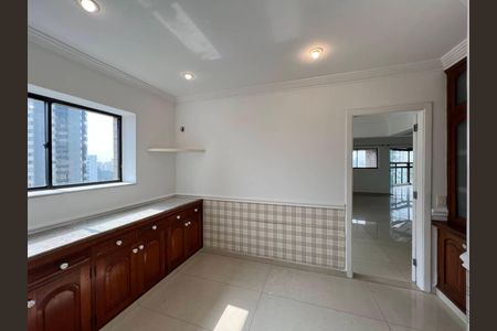 Apartamento à venda com 271m², 3 quartos e 4 vagas