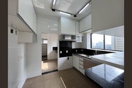 Apartamento à venda com 271m², 3 quartos e 4 vagas