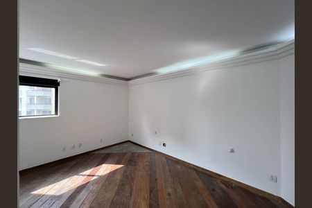 Apartamento à venda com 271m², 3 quartos e 4 vagas