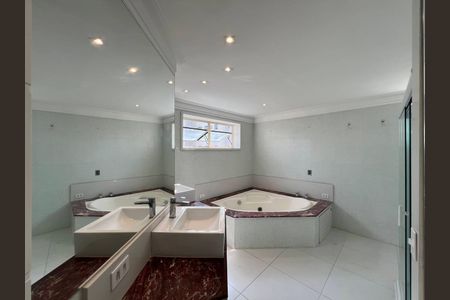 Apartamento à venda com 271m², 3 quartos e 4 vagas