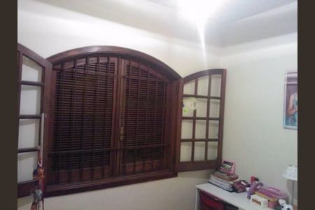 Casa à venda com 202m², 4 quartos e sem vaga