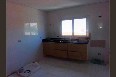 Casa à venda com 3 quartos, 143m² em Jardim Regis, São Paulo