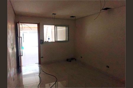 Casa à venda com 3 quartos, 143m² em Jardim Regis, São Paulo