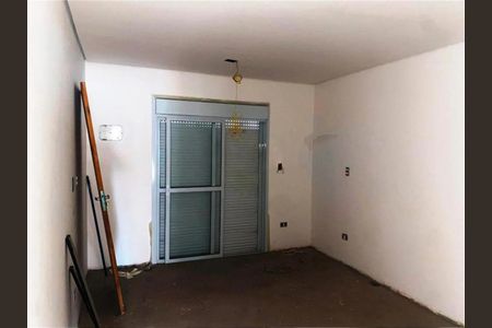 Casa à venda com 3 quartos, 143m² em Jardim Regis, São Paulo