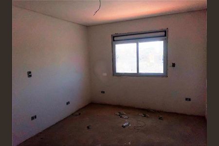 Casa à venda com 3 quartos, 143m² em Jardim Regis, São Paulo