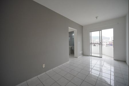 Sala de apartamento para alugar com 2 quartos, 58m² em Passa Vinte, Palhoça