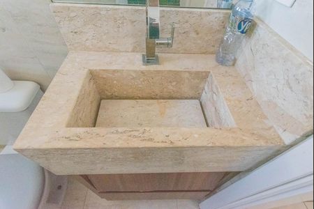 Apartamento à venda com 48m², 2 quartos e 1 vaga Apartamento à venda com 48m², 2 quartos e 1 vagaBanheiro