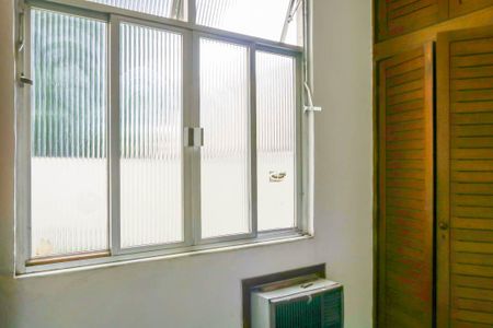 Apartamento para alugar com 74m², 2 quartos e 2 vagasQuarto de Serviço
