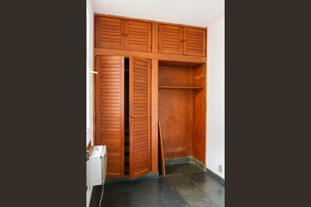 Apartamento para alugar com 74m², 2 quartos e 2 vagasQuarto de Serviço