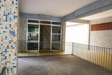 Apartamento para alugar com 74m², 2 quartos e 2 vagasEntrada