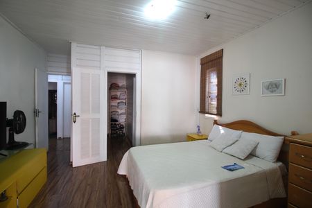 Casa de condomínio para alugar com 275m², 5 quartos e 5 vagasQuarto