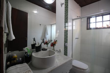 Casa de condomínio para alugar com 275m², 5 quartos e 5 vagasBanheiro Social