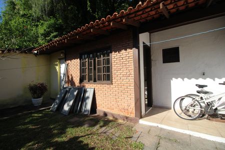 Casa de condomínio para alugar com 275m², 5 quartos e 5 vagasÁrea de Serviço