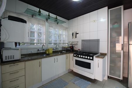 Casa de condomínio para alugar com 275m², 5 quartos e 5 vagasCozinha