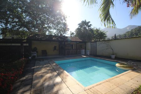 Casa de condomínio para alugar com 275m², 5 quartos e 5 vagasÁrea Externa