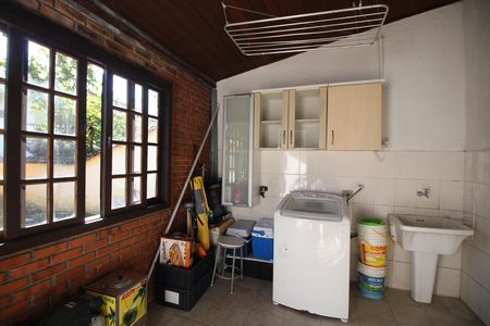 Casa de condomínio para alugar com 275m², 5 quartos e 5 vagasÁrea de Serviço