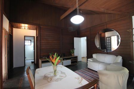 Sala de casa de condomínio para alugar com 3 quartos, 275m² em Jacarepaguá, Rio de Janeiro