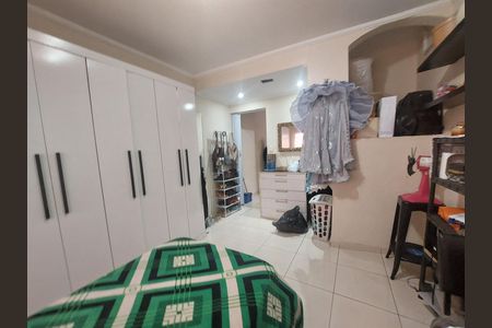 Casa à venda com 150m², 5 quartos e 2 vagas Casa à venda com 150m², 5 quartos e 2 vagasQuarto 4