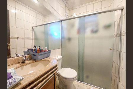 Casa à venda com 150m², 5 quartos e 2 vagas Casa à venda com 150m², 5 quartos e 2 vagasBanheiro 1