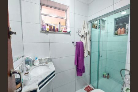 Casa à venda com 150m², 5 quartos e 2 vagas Casa à venda com 150m², 5 quartos e 2 vagasBanheiro 2