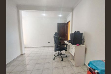 Casa à venda com 150m², 5 quartos e 2 vagas Casa à venda com 150m², 5 quartos e 2 vagasSala