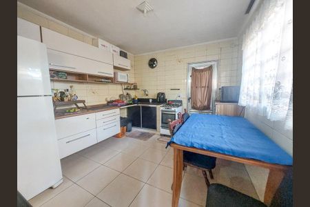 Casa à venda com 150m², 5 quartos e 2 vagas Casa à venda com 150m², 5 quartos e 2 vagasCozinha