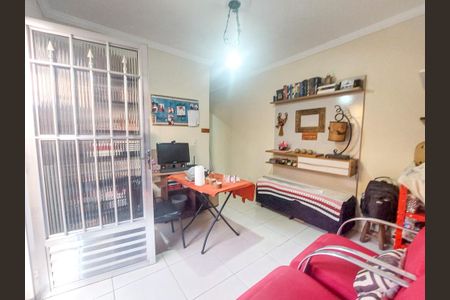 Casa à venda com 150m², 5 quartos e 2 vagas Casa à venda com 150m², 5 quartos e 2 vagasSala