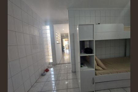 Casa à venda com 150m², 5 quartos e 2 vagas Casa à venda com 150m², 5 quartos e 2 vagasQuarto 2