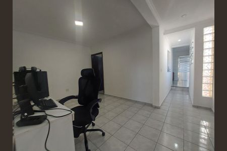 Casa à venda com 150m², 5 quartos e 2 vagas Casa à venda com 150m², 5 quartos e 2 vagasQuarto 1